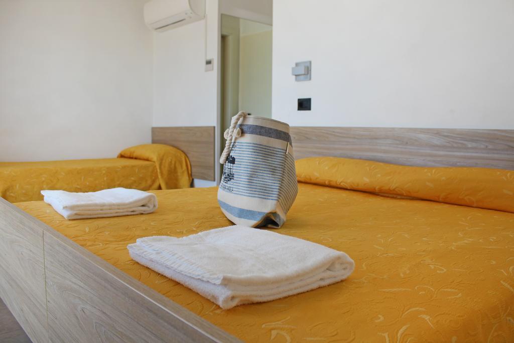 Hotel Touring Misano Adriatico Exteriör bild